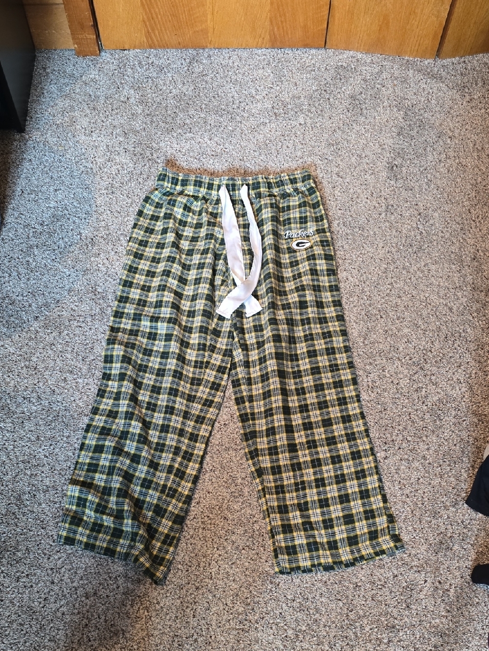 NFL Green and Yellow Plaid Womens Pajama Pants with White Drawstring